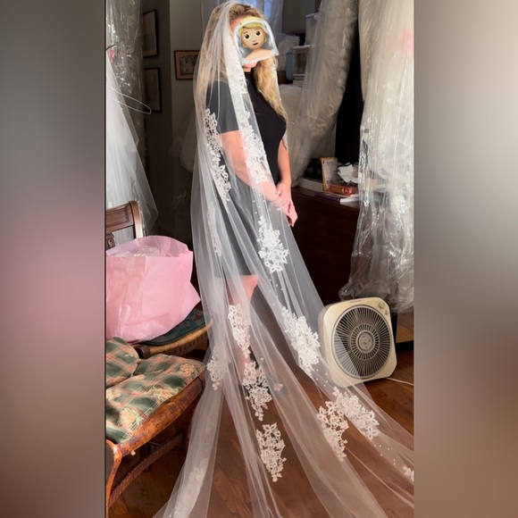 Custom-made handcrafted cathedral veil! - Picture 14 of 16